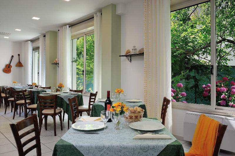 Hotel Suisse Milano Marittima Exterior photo